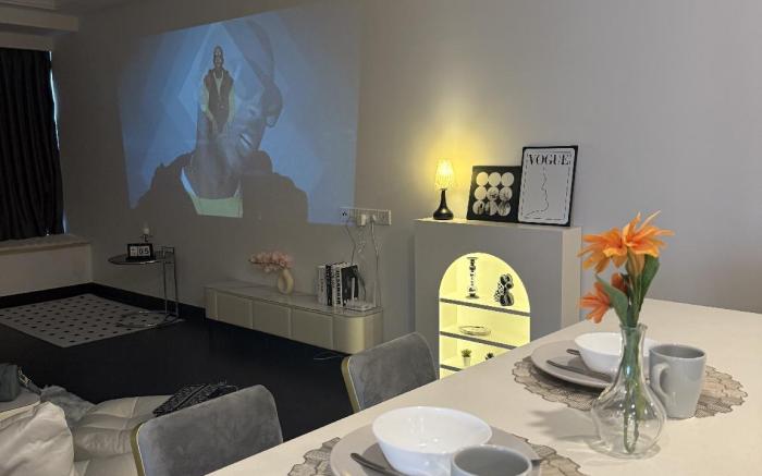 R&F Cozy Studio With Projector (no parking) 