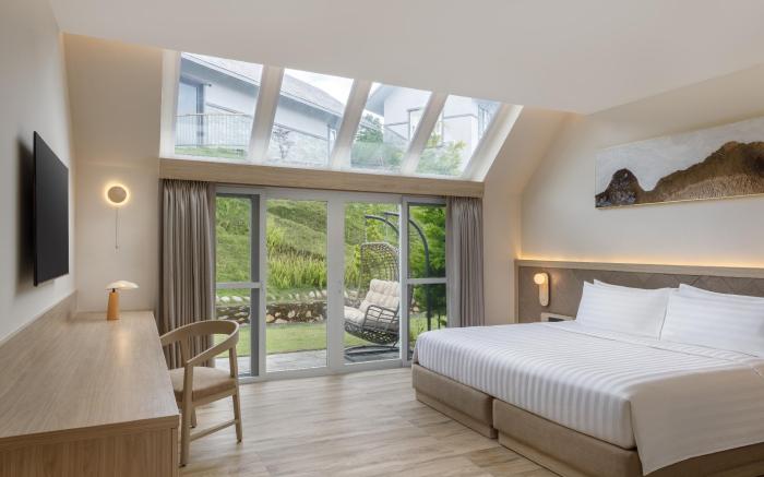 Himalayan Hideaway Resort Pokhara, The Centara Collection