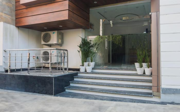 Collection O Banaras Railway Station Formerly Hotel Ganpati Palace