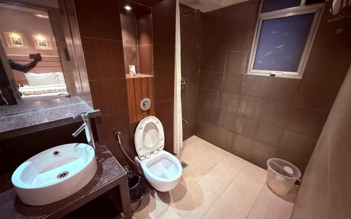 Hotel Varishtta Kopar Khairane