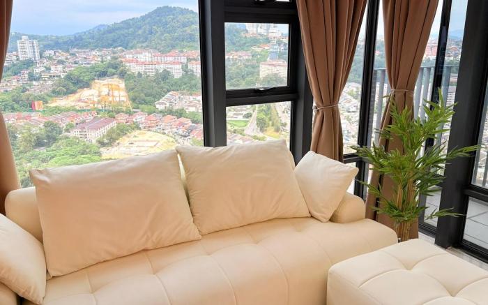 Ekocheras Urban Peak View Balcony 2BR 5 Beds 7 Pax