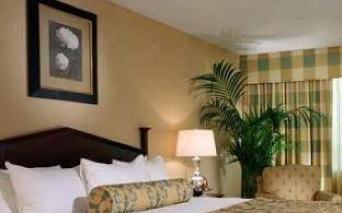 Hilton East Brunswick Hotel & Executive Meeting Center