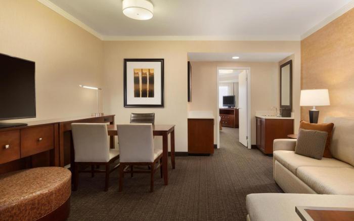Embassy Suites by Hilton Austin Downtown South Congress