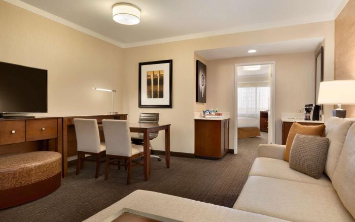 Embassy Suites by Hilton Austin Downtown South Congress