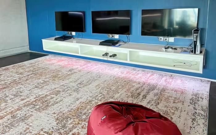 Southgate Residence by Emily in Town