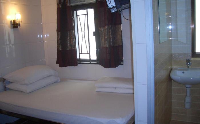 Maple Leaf Guest House