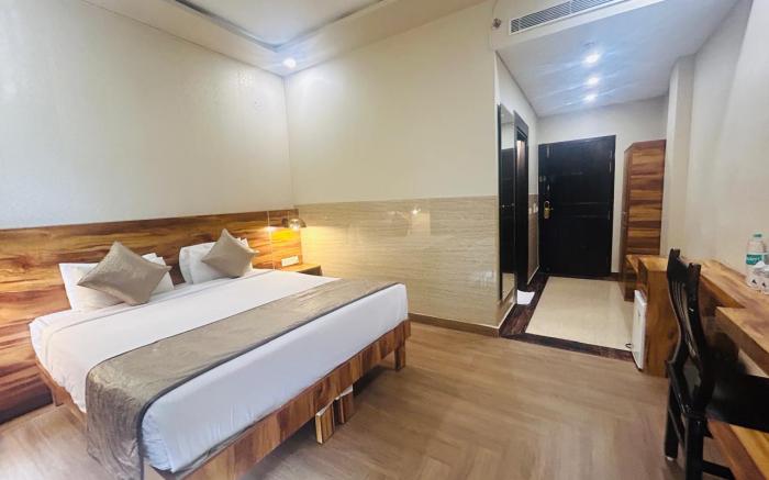 Royal Residence Near 32nd Avenue - Gurugram