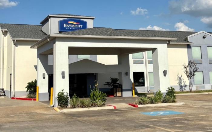 Baymont by Wyndham Iowa Lake Charles