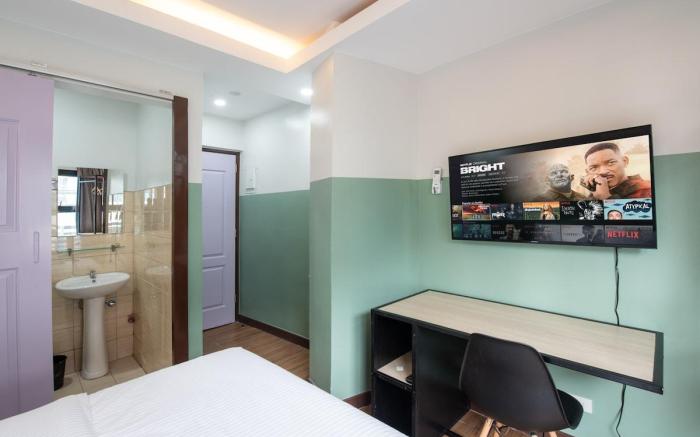 St. Marvin Studio M703