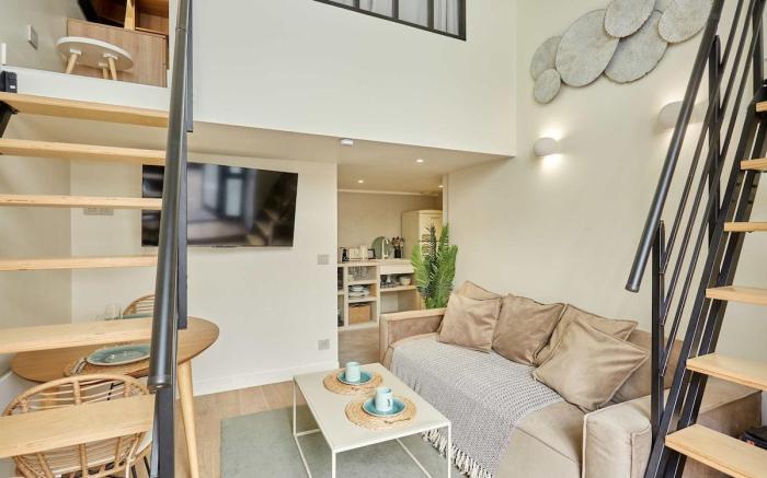 Chic Duplex with AC • Bastille & Marais