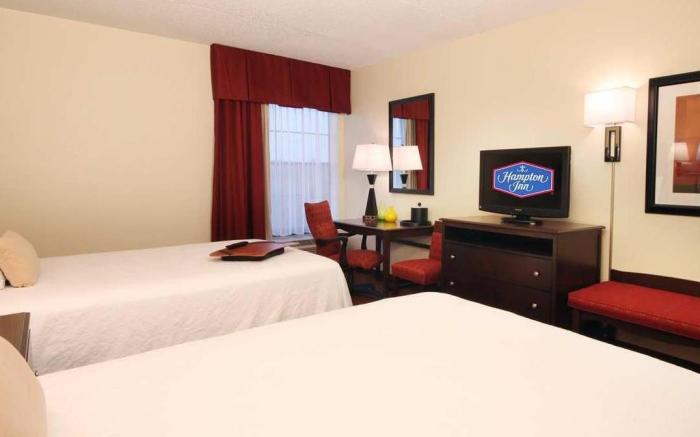 Hampton Inn Boston - Peabody Hotel