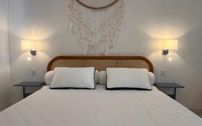 The Renon Residence King Bedroom 209