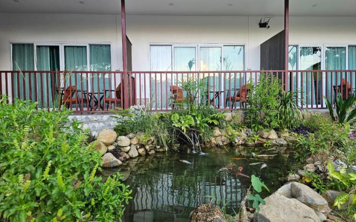 Intimate Riverside Resort Vang Vieng