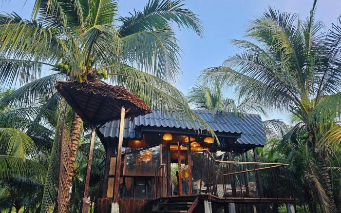 Cheewatra Farmstay Coconut House 1