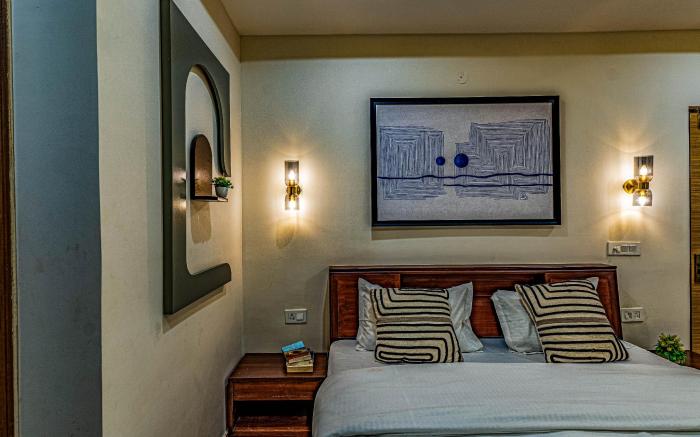 Snowdrop 3BR-FF| Mall road Mussoorie by Homeyhuts