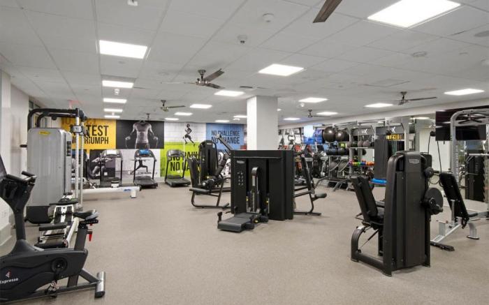 Exclusive Suites in MDR with Pool, GYM & HotTub