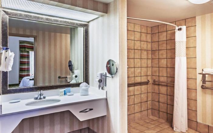 Hampton Inn & Suites Tulsa-Woodland Hills Hotel