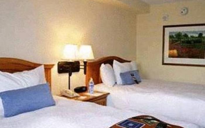 Hampton Inn & Suites Austin-Airport