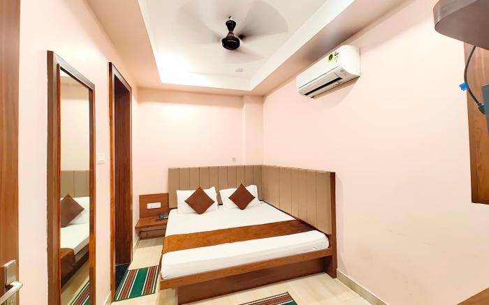 Goroomgo Vimoksha Residence Varanasi 