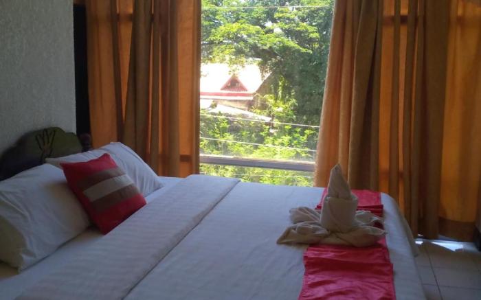 Curv Hotels minutes to Airport- Malls