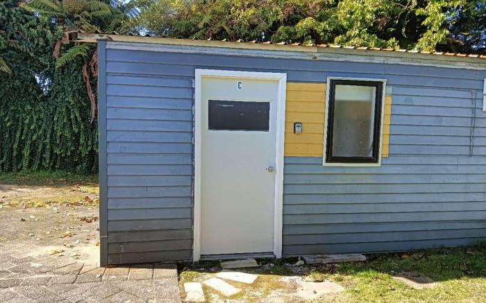 Two double and 1 sofa beds garden chalet, 7C