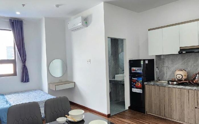 white palace apartment