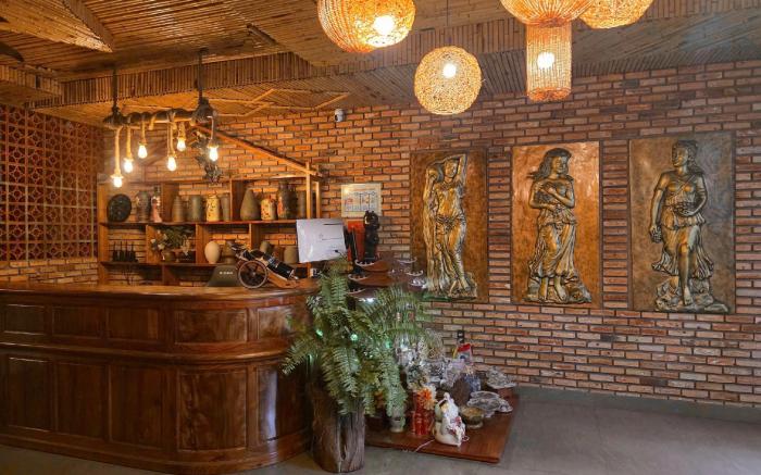 Shalva Homestay CatBa