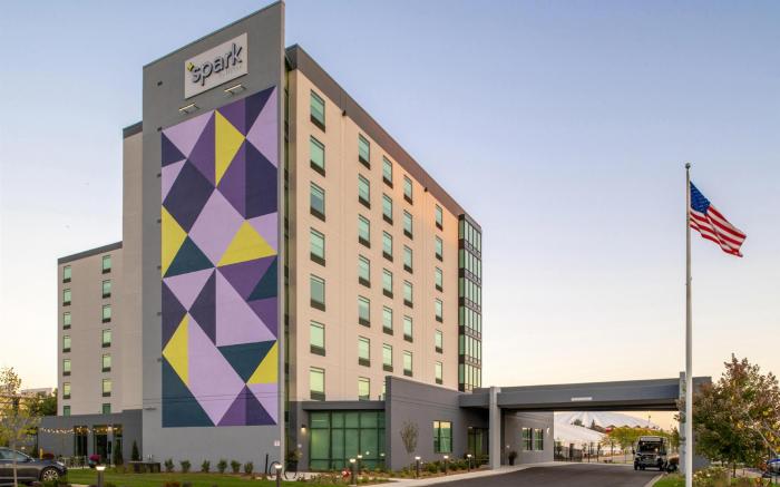 Spark by Hilton Madison Central