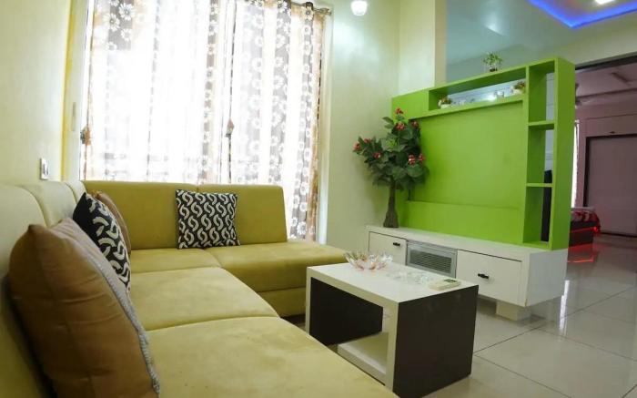 7 Seasons Palm Suite |Sky Orbit, Pool, AC, LUX Gym