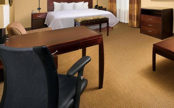 Hampton Inn & Suites San Antonio-Airport
