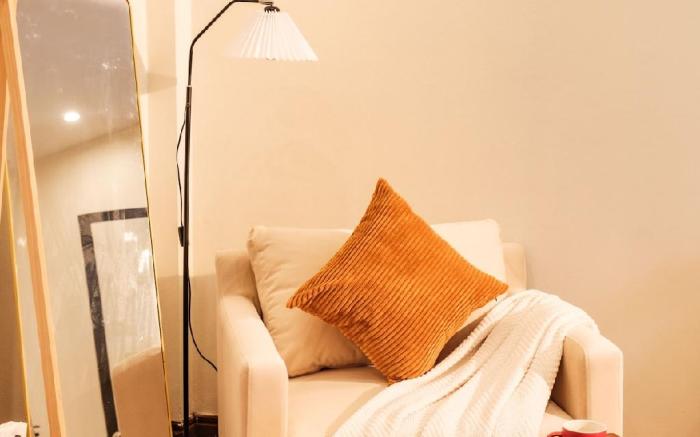 Balcony Studio • 1' to Lake + Free Luggage Storage