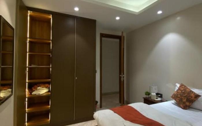 Luxury Apartment 2BHK | Saket - Homelike Stay