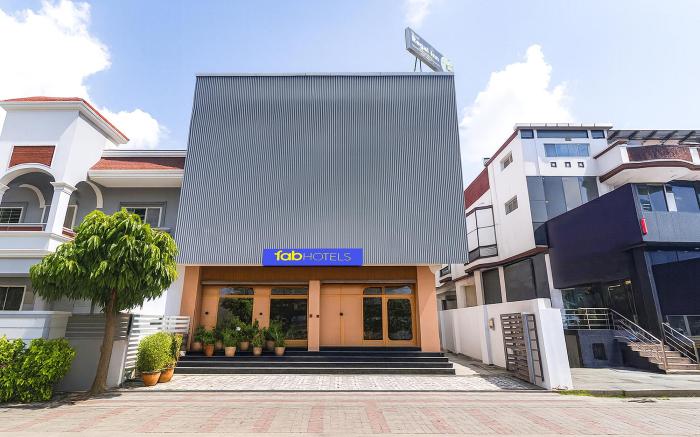 FabHotel Regal Inn Indira Nagar