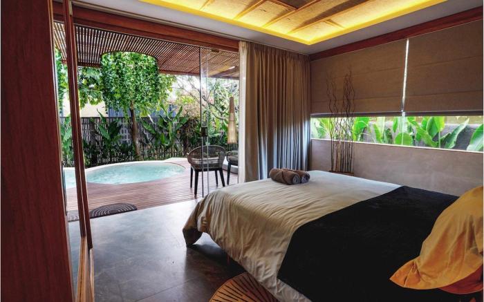 Charming 1BR Wooden Villa in Seminyak