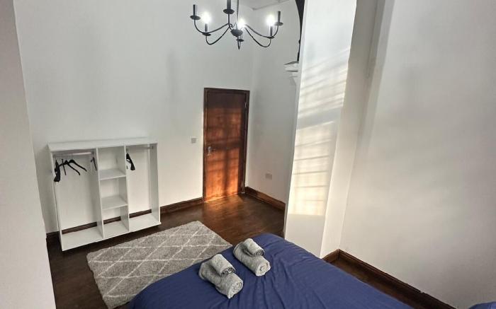 The Church T – Elegant 2-Bedroom Flat with Style