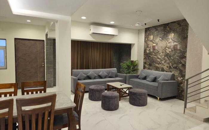 Kozy Villa 4BHK  With Pvt Pool In Lonavala