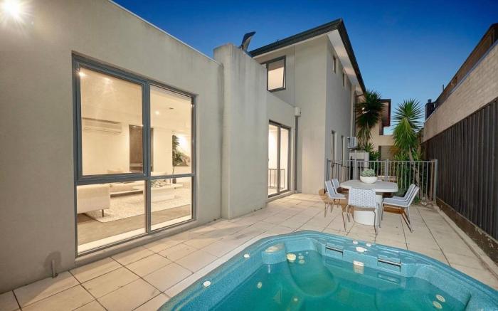 Bayside Melbourne Beachfront Family Home Views