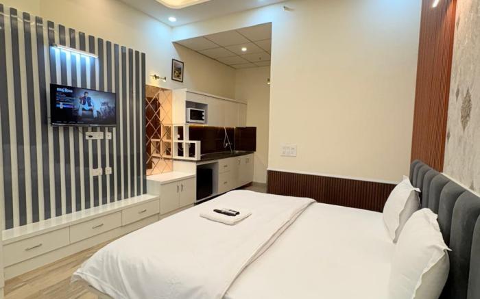 Studio by Trovero The White Castle near Expo Mart 