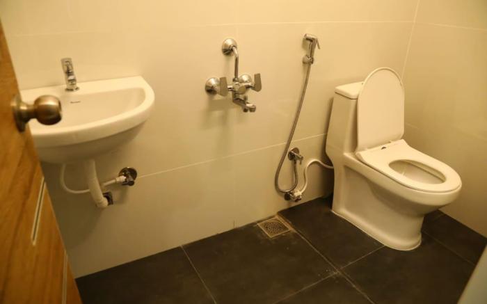 2BHK Flat TNagar Chennai Cntrl Shopping Tulsi - S2