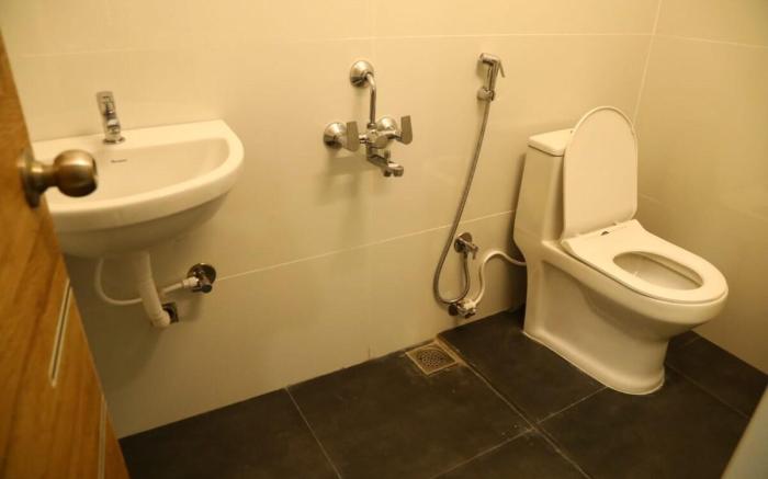 T Nagar Chennai 2Bhk Flat Cntrl Shopping.F2-Tulsi