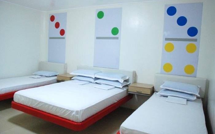 R. Lapid's Resortel l (4 rooms, 25 pax) 