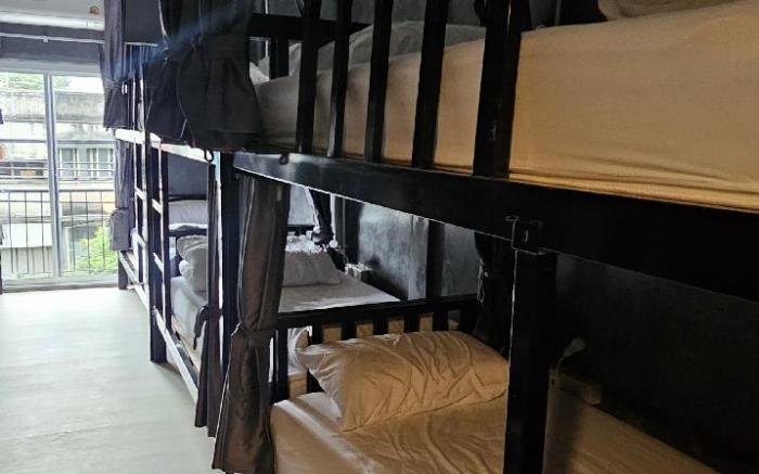 Khlongsan Hostel Bar and Cafe