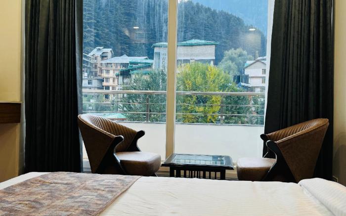 Hotel Skyline Manali Walking Distance to Mall Road, Centrally Heated