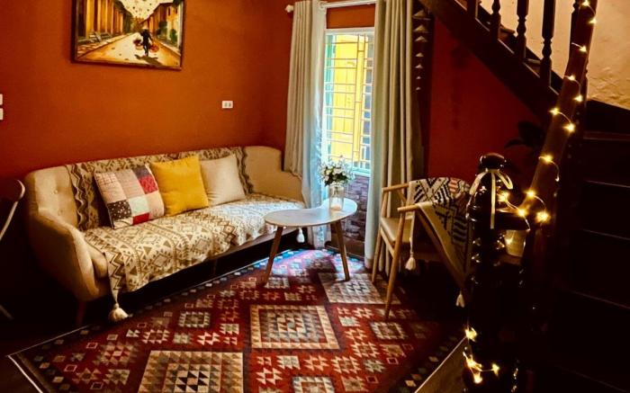 Old Quarter, 2 Beds, Clean & Comfy - Disco's Home