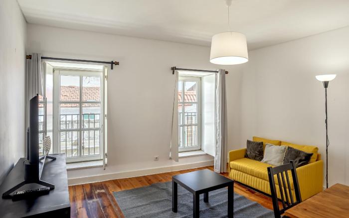 BAIRRO ALTO TYPICAL by Homing