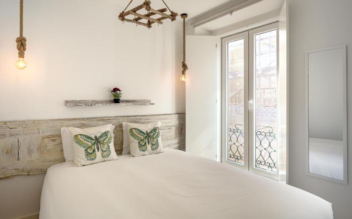 DOWNTOWN MODERN APARTMENTS WITH BALCONY by Homing