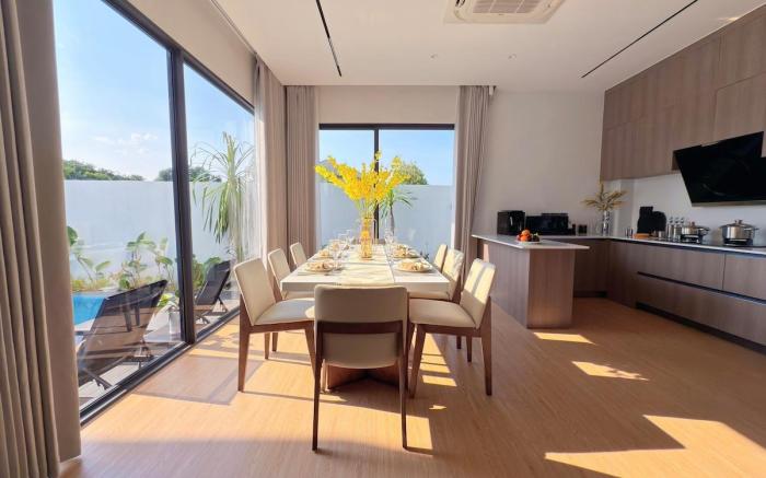 清迈市区紧临古城长康路商圈独栋豪华泳池别墅 4卧5卫 清迈一环内闹中取静五星奢华花园泳池度假别墅