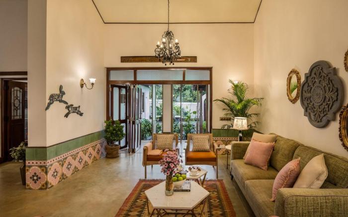 Fable by RÊVE/stdalone pvt pool hot tub & caretake