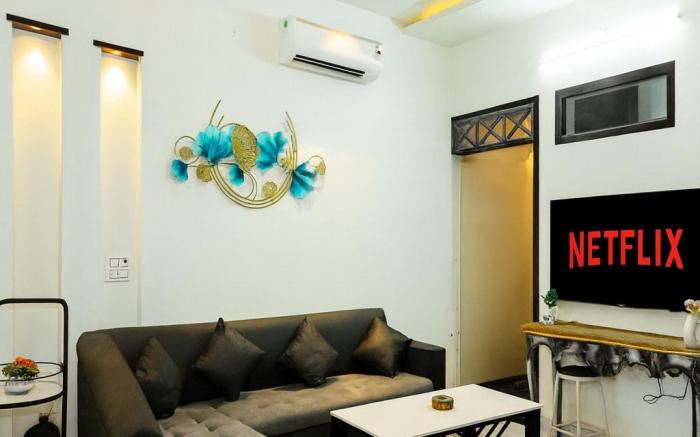 Luxe 4bhk Villa w/Pool, Steam Bath, Jacuzzi & WiFi