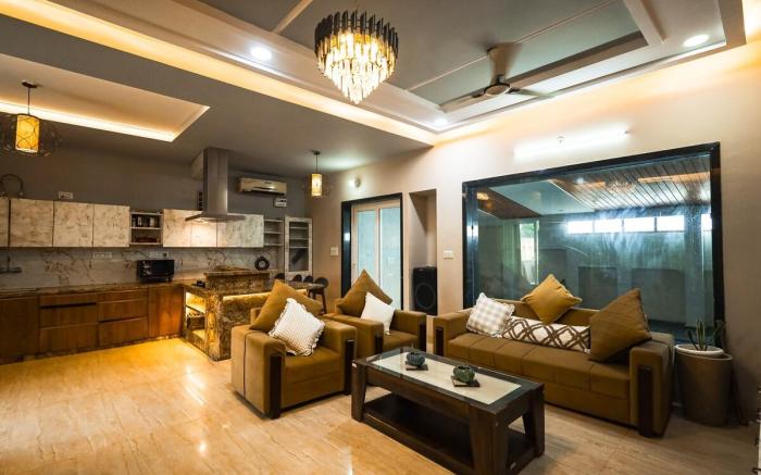 3BHK Farm w\ Indoor Pool, Jacuzzi & Mountain View